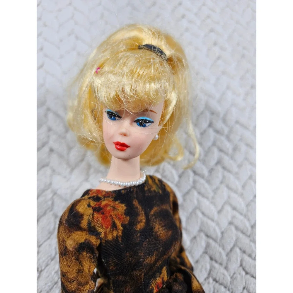 Vintage  Mattel Barbie Doll Blonde Ponytail Blue Eyes Floral Dress Pearl Necklac